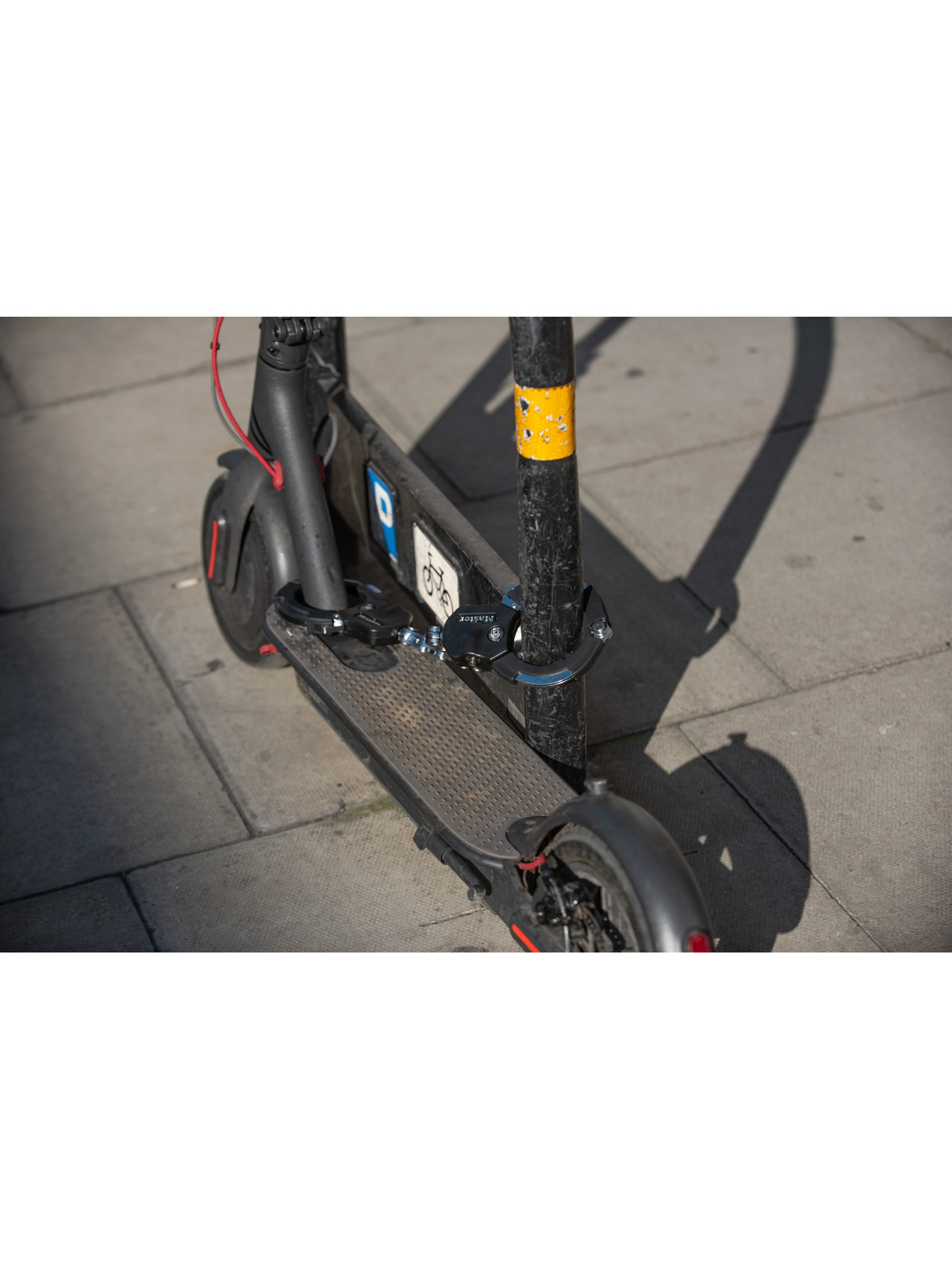 Dispositif de sécurité MASTER LOCK pour vélos et trottinettes 